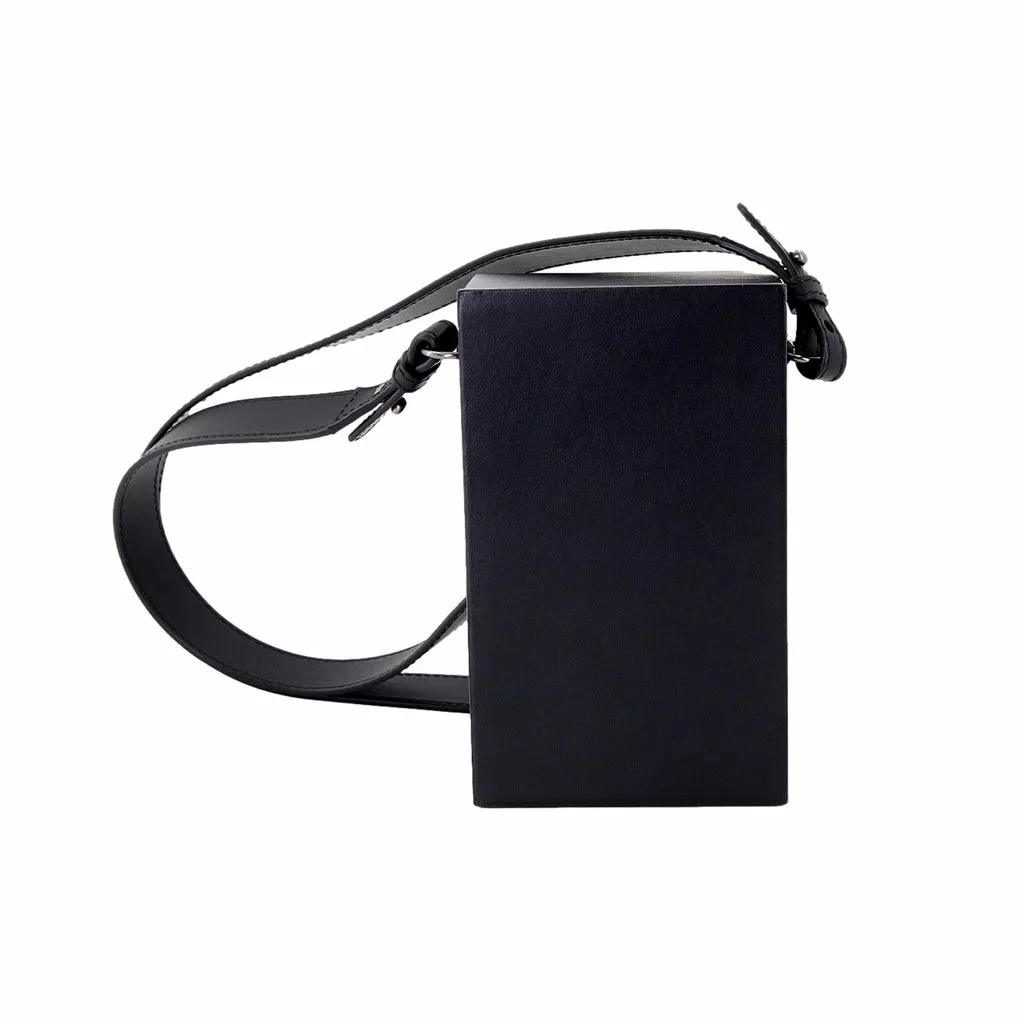 Fendi Roma Vertical Box Black Leather Shoulder Bag Fendi Roma Vertical Box Black Leather Shoulder Bag | Image 3